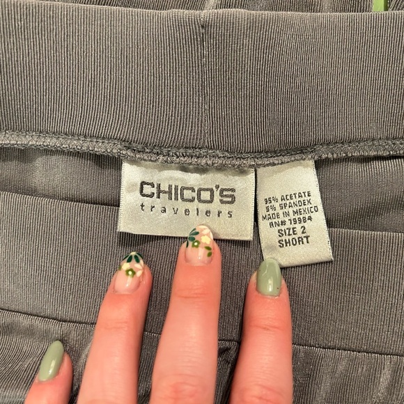 Chicos Travelers Classic Gray Pants Strait Leg Elastic Waist Size 12 Short - Picture 4 of 6